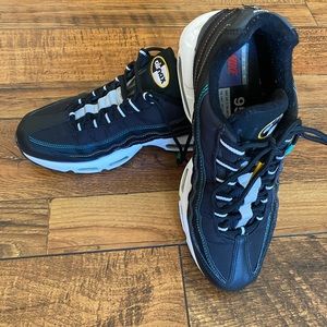 Size 7.5 Men’s Air Max 95
